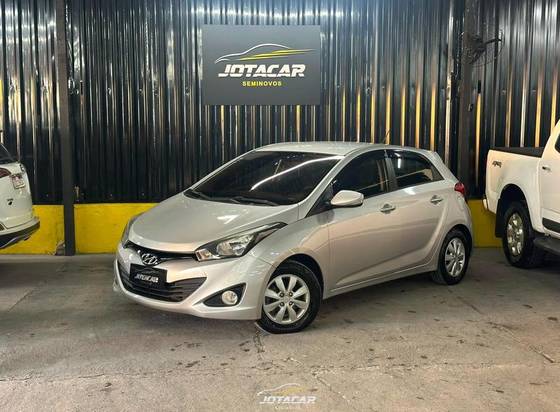 HYUNDAI HB20 1.6 COMFORT PLUS 16V FLEX 4P MANUAL HYUNDAI HB20 1.6 COMFORT PLUS 16V FLEX 4P MANUAL